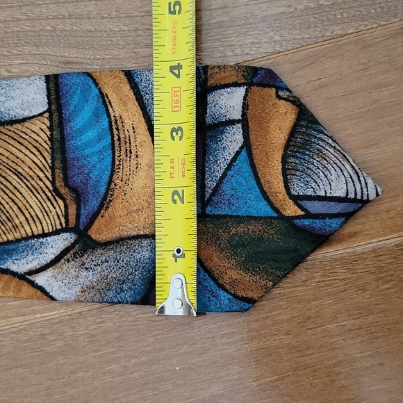 Vintage Oscar de la Renta 100% silk Abstract Tie 55.5" long - Picture 5 of 5